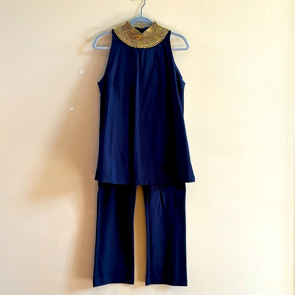 Gorgeous navy Tuckernuck set with gold beaded neckline!